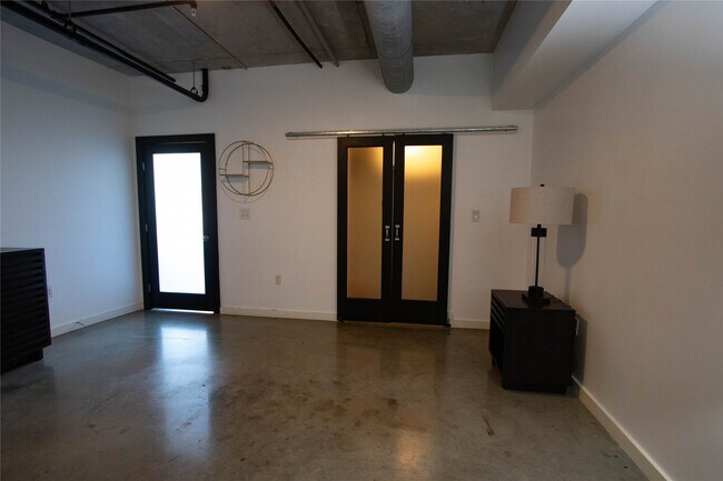 Building Photo - 2000 Bagby St