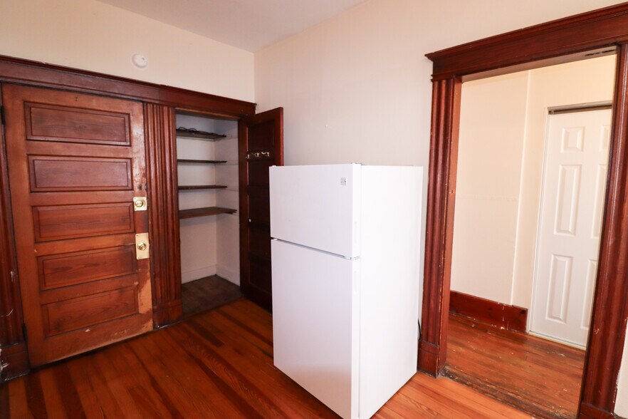 Building Photo - 2353 Ohio Ave