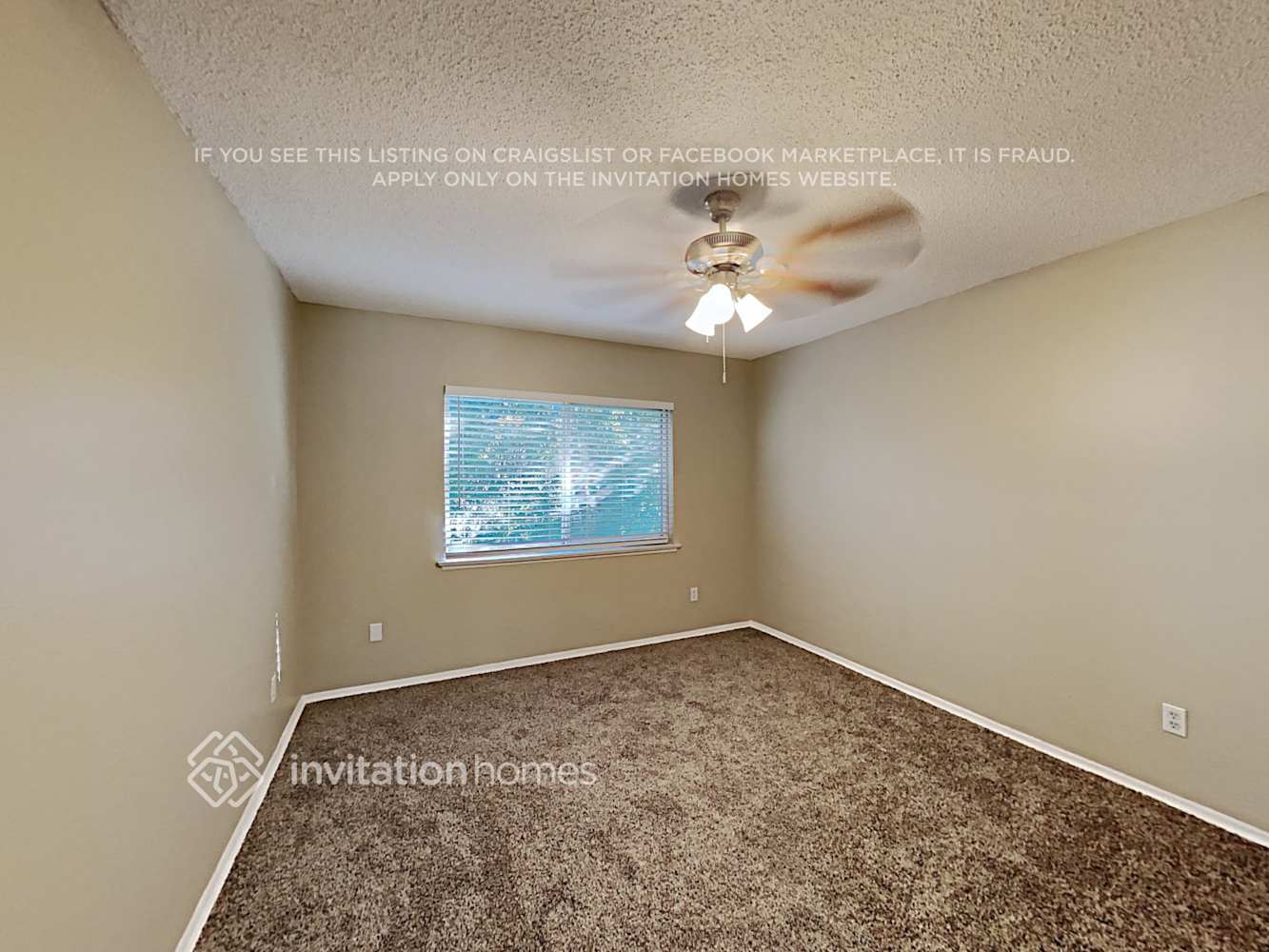 Building Photo - 1710 Mandavilla Dr