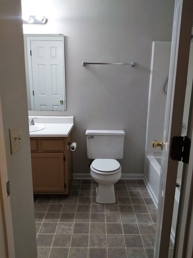 Building Photo - UPDATED & SPACIOUS 3 Bedroom 2 Bathroom home close to SHOPPING & FT BRAGG!!