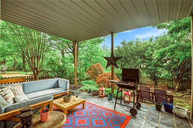 Building Photo - 4565 Windsor Park Pl NE