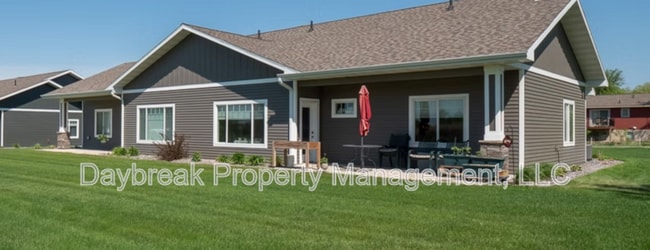 Building Photo - 628 Tree Farm Ln