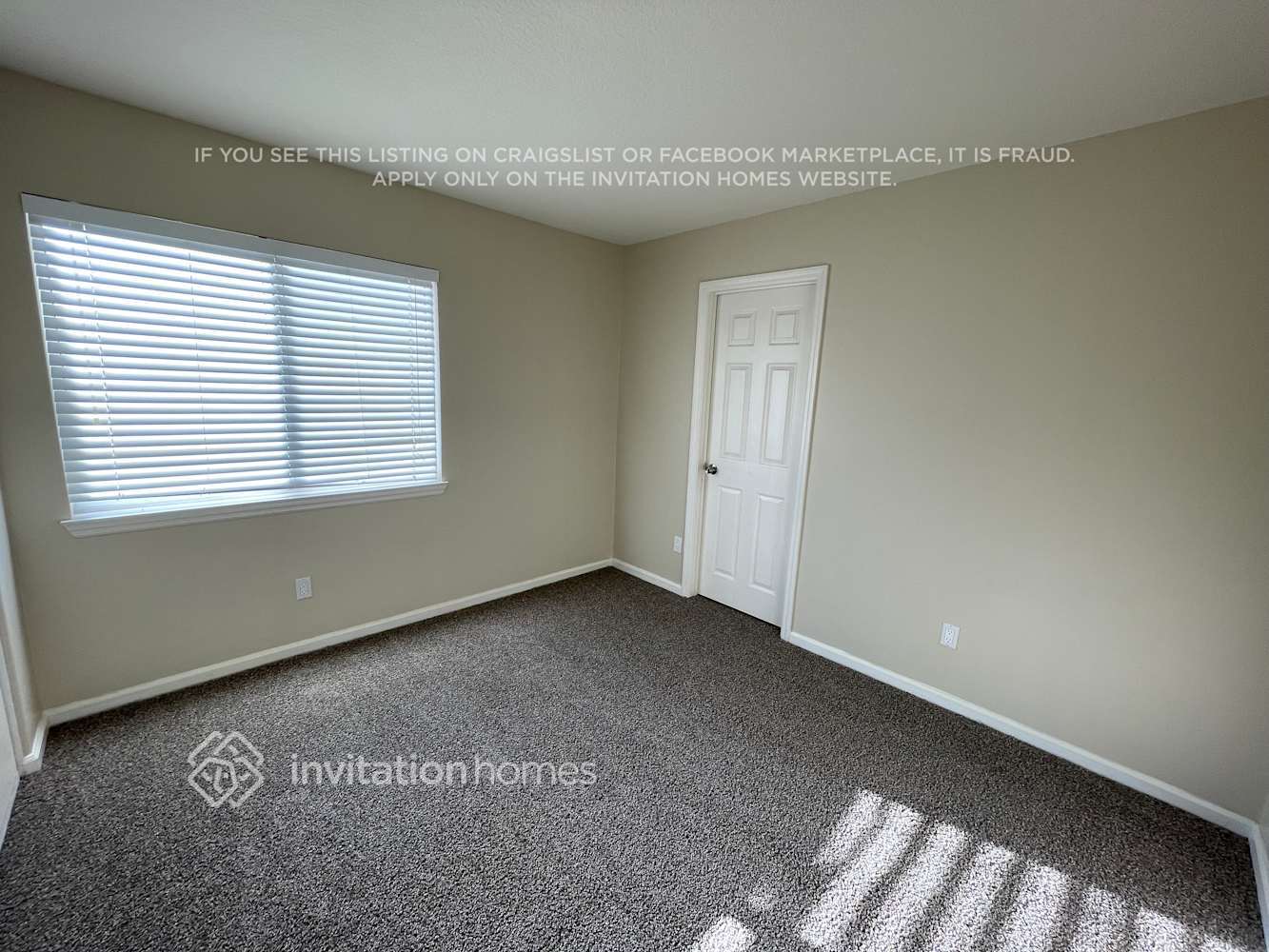 Building Photo - 3205 Lantana Ct
