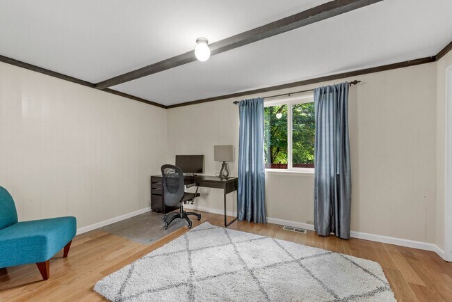 Building Photo - Charming 5-Bedroom Tri-Level Retreat in La...
