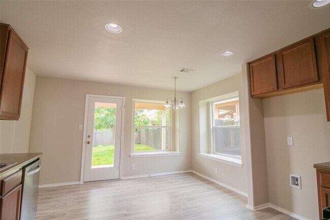Building Photo - 117 Otono Loop