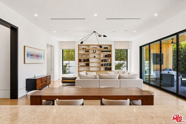 Building Photo - 9206 Monte Mar Dr