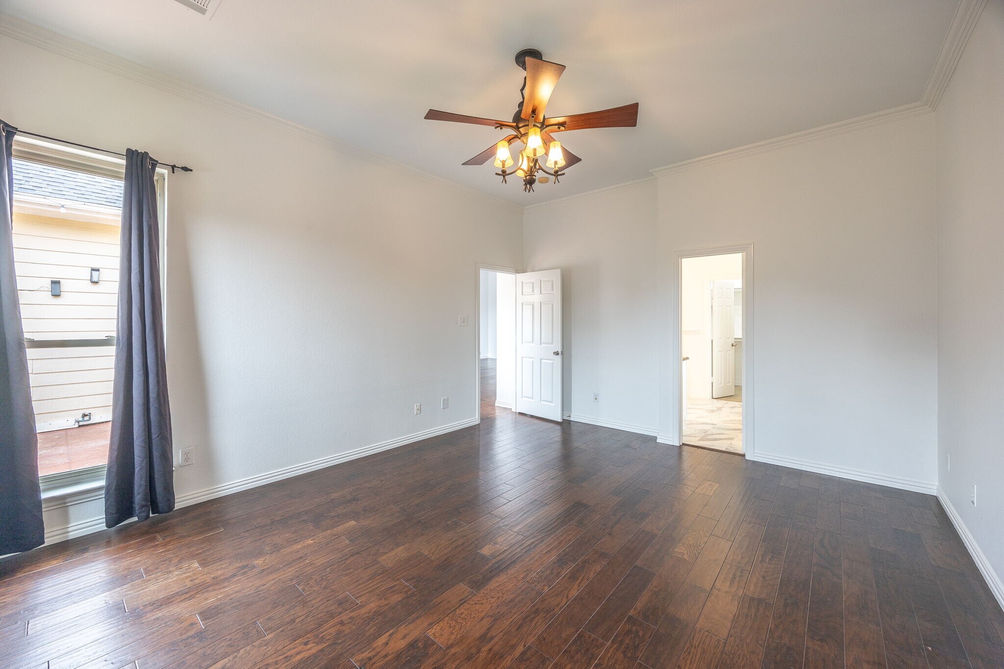 Building Photo - 11821 Cotswold Dr