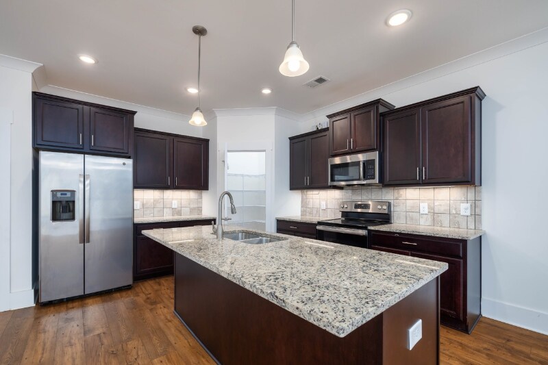 Building Photo - 6055 Gracious Dr