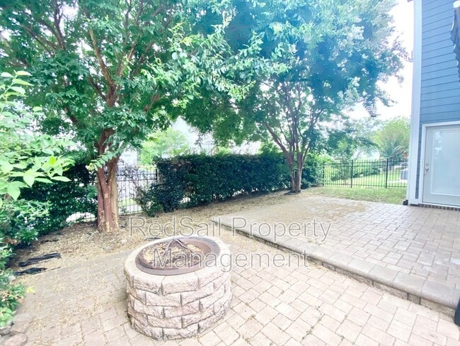 Building Photo - 104 Sharpe Dr