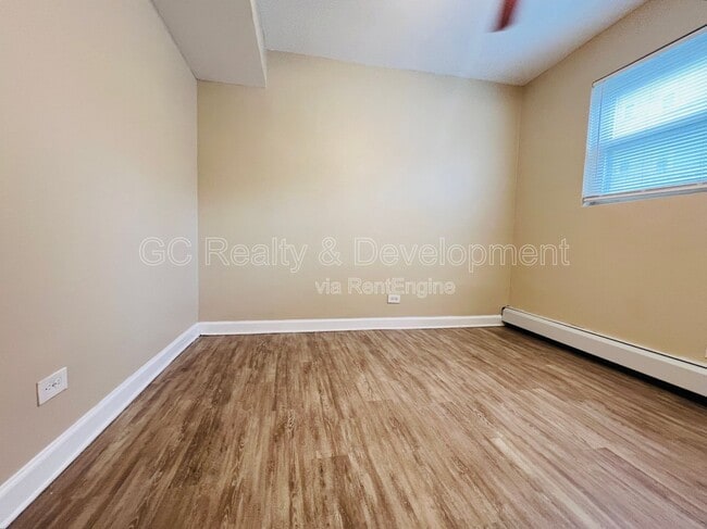 Building Photo - 1711 W Estes Ave