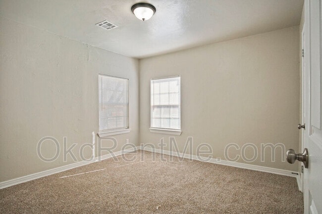 Building Photo - 6703 NW 25th St