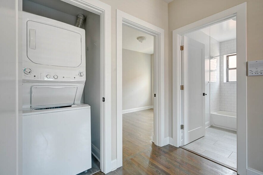 Building Photo - 3405 W Fullerton Ave