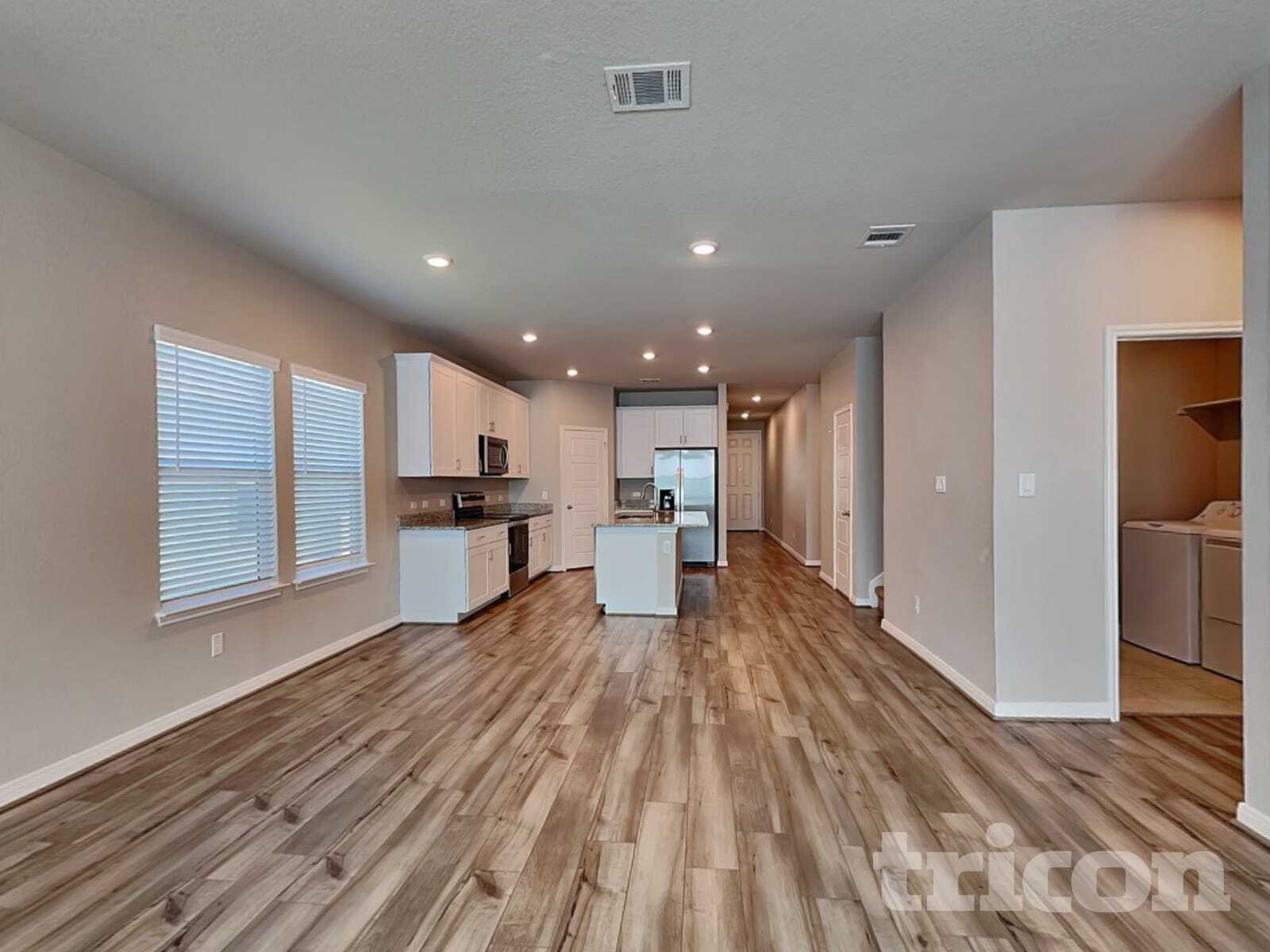 Building Photo - 13630 Paxton Blvd