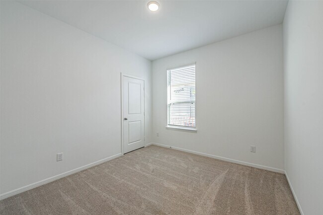 Building Photo - 3075 Clydesdale Dr