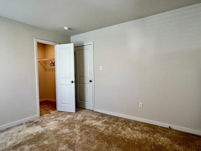 Building Photo - 8180 Lyman Ct