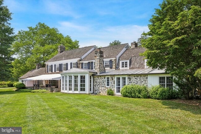Building Photo - 1024 N Spring Mill Rd