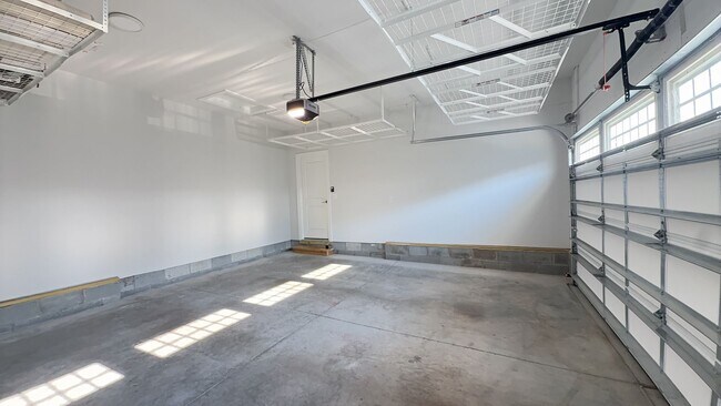 Building Photo - 2218 Sanibel Ln