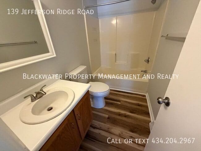 Building Photo - 139 Jefferson Ridge Rd