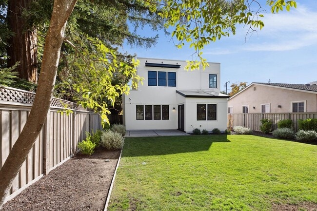 Building Photo - Luxurious Modern Single Family Home in West Menlo Park Available Now!
