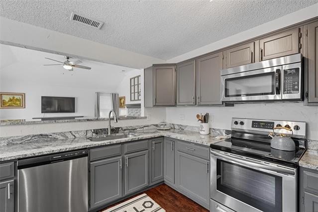 Building Photo - 105 Violet Dr