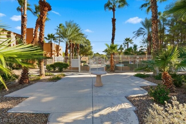 Building Photo - 5114 S Jones Blvd