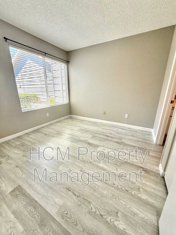 Building Photo - 12168 Mt Vernon Ave