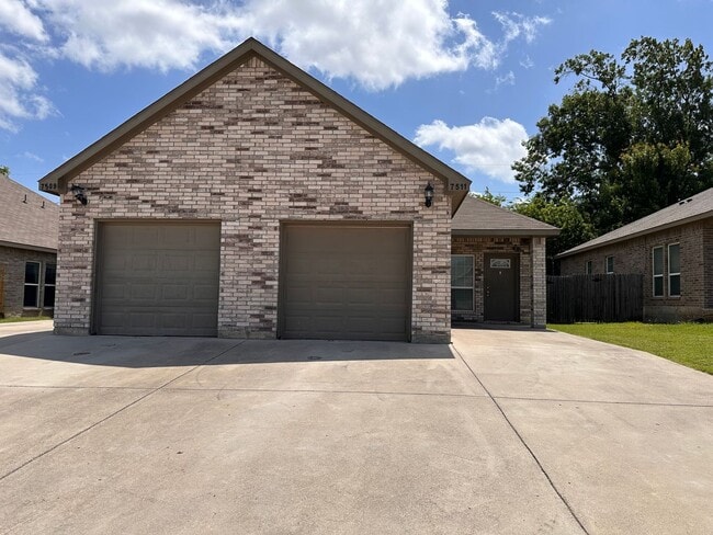 Building Photo - 7511 Novella Dr