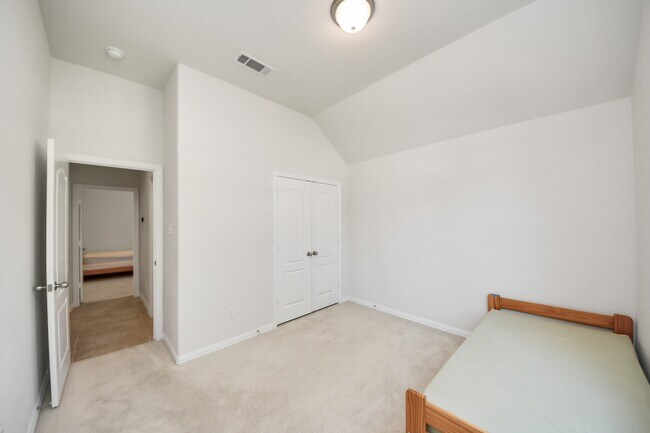 Building Photo - 12421 Berberry Dr