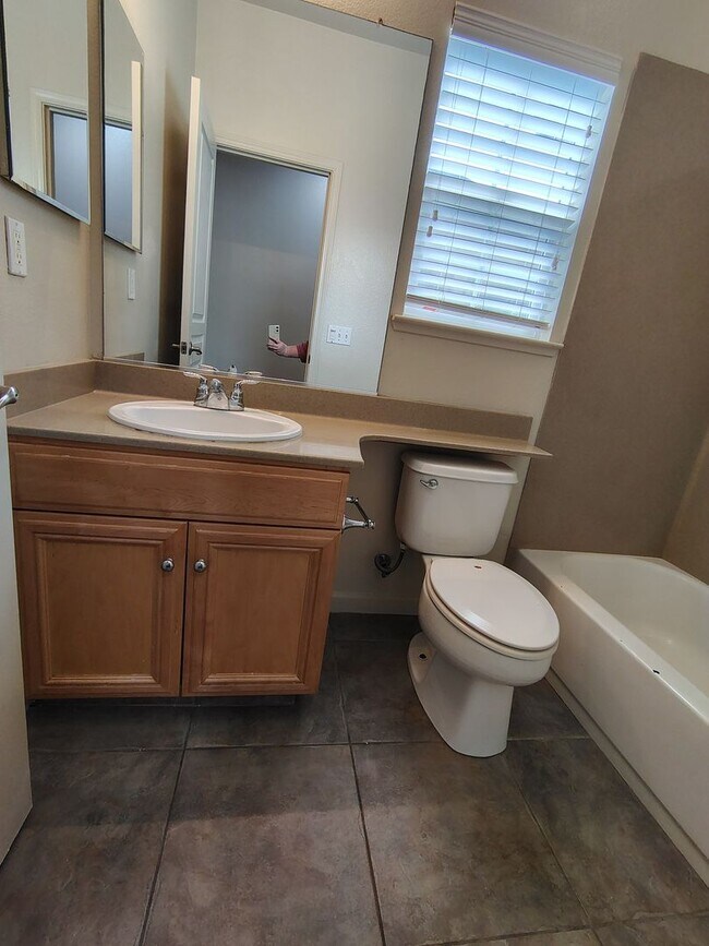 Building Photo - 363 Cabernet Dr