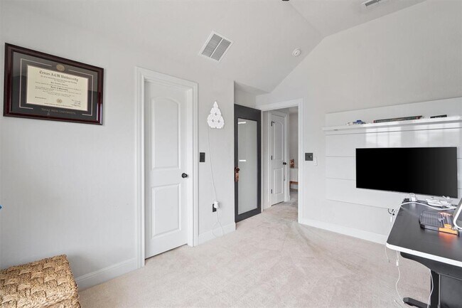 Building Photo - 9808 Bayshore Bend