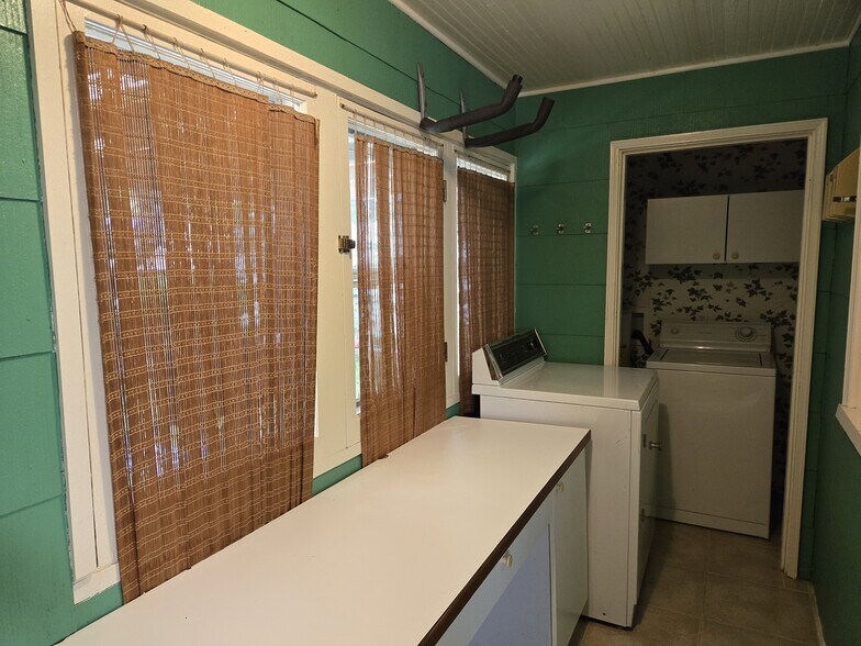 Enclosed Porch - 4005 N 24th St
