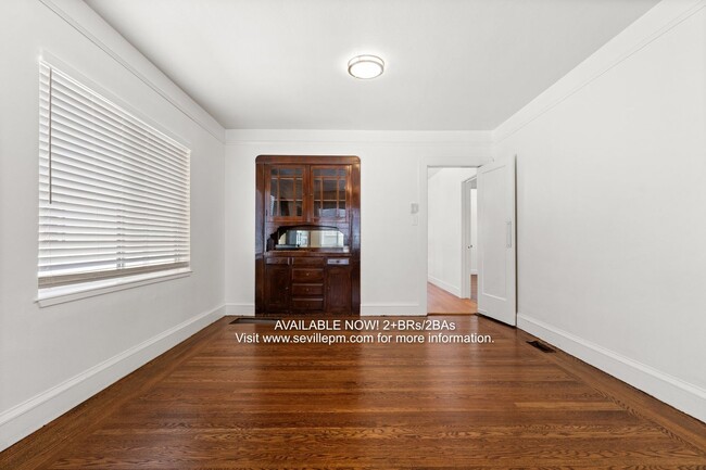 Building Photo - WELCOME HOME! Spacious, updated, and ready...