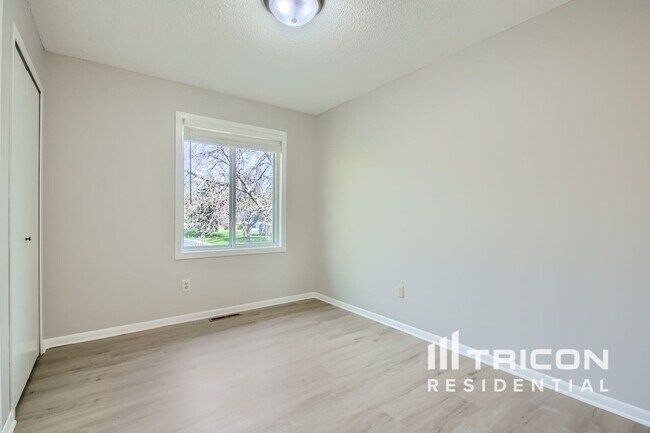 Building Photo - 8301 Thomas Ave N