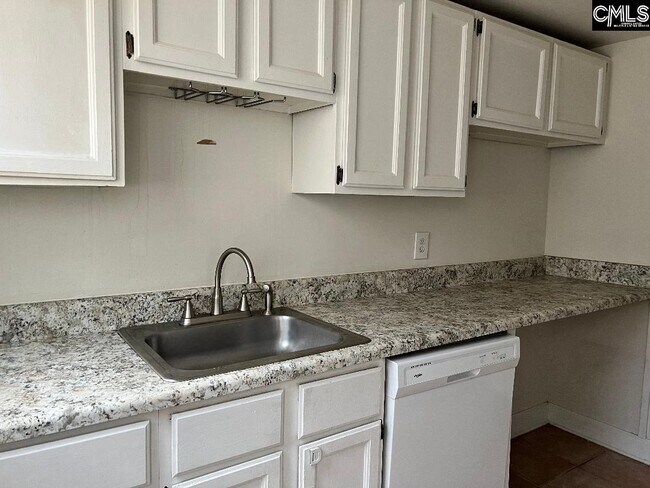 Building Photo - 612 S Beltline Blvd