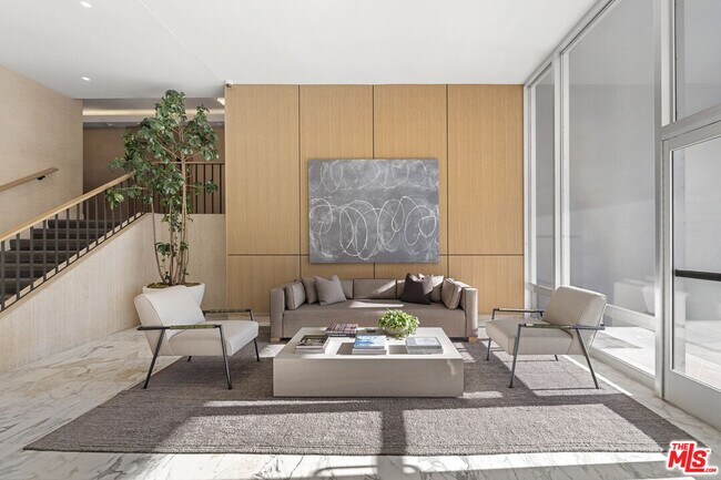 Building Photo - 999 N Doheny Dr