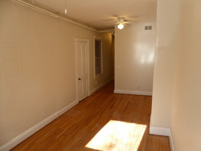Building Photo - 2137 Newport Pl NW
