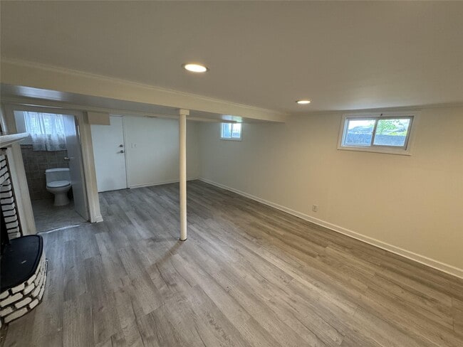 Building Photo - 246 S Pershing Ave