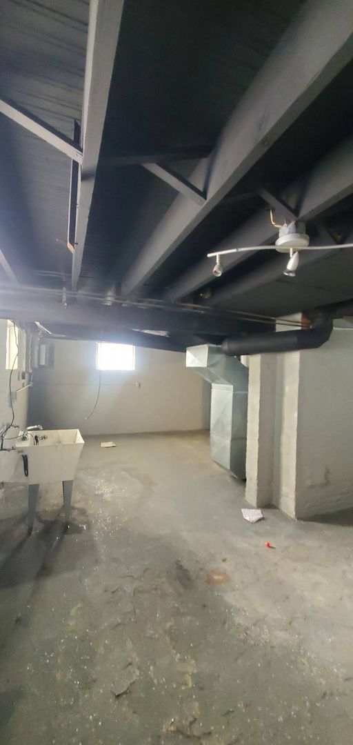 Building Photo - Charming 3-Bedroom Single Family Home Now Available for Rent