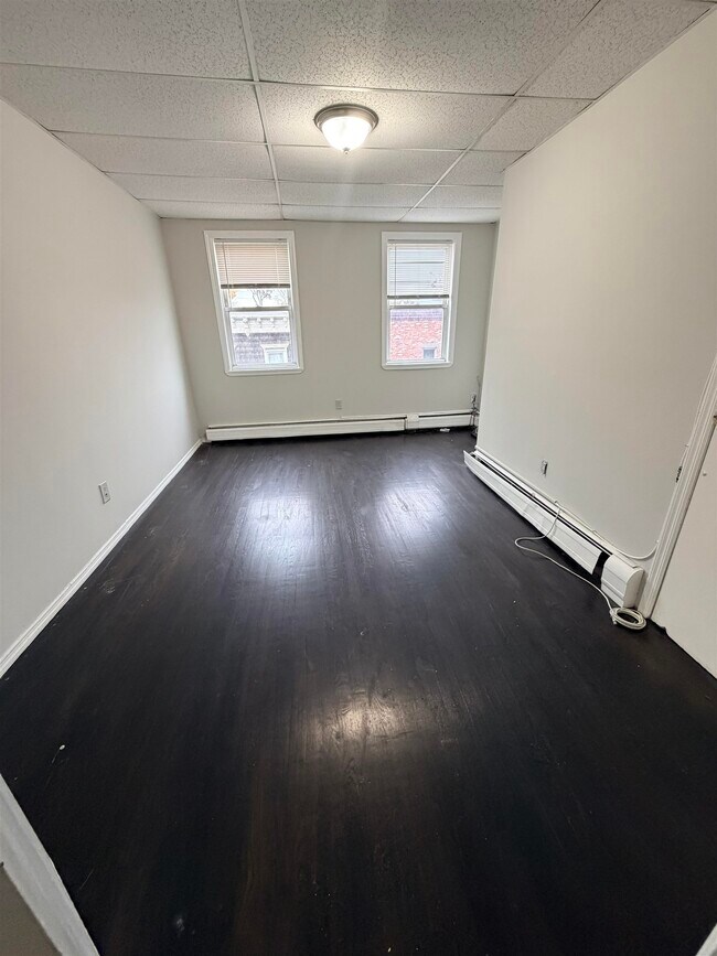 Building Photo - 213 Webster Ave