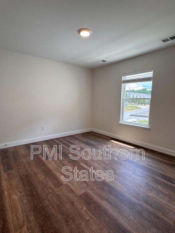 Building Photo - 301 Clarus Crk Wy