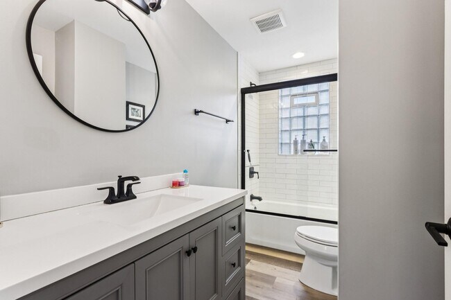 Building Photo - 6463 N Garden Grove Ln