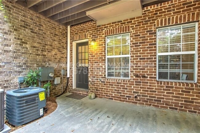 Building Photo - 2675 Rivers Edge Dr NE