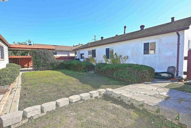 Building Photo - 314 Sparling Dr