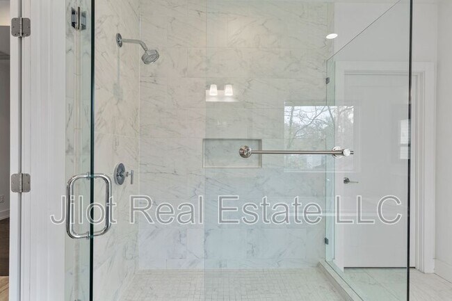 Building Photo - 1416 Silverleaf Trail