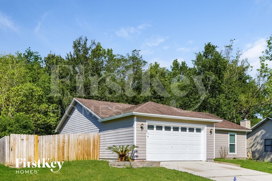 Building Photo - 1598 Twin Oak Dr W