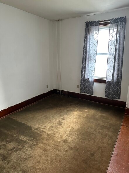 Building Photo - 25 N Railroad St