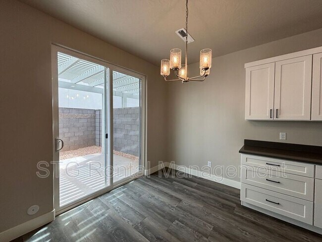 Building Photo - 857 S 4380 W