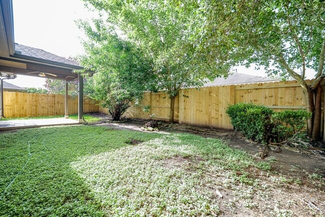 Building Photo - 20127 Jasper Oaks Dr