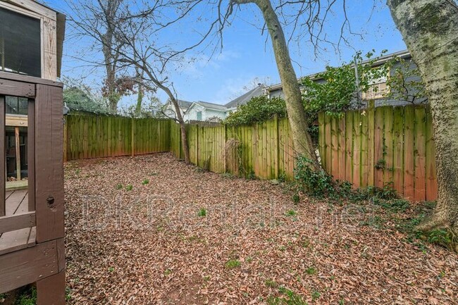 Building Photo - 617 McDonald St SE