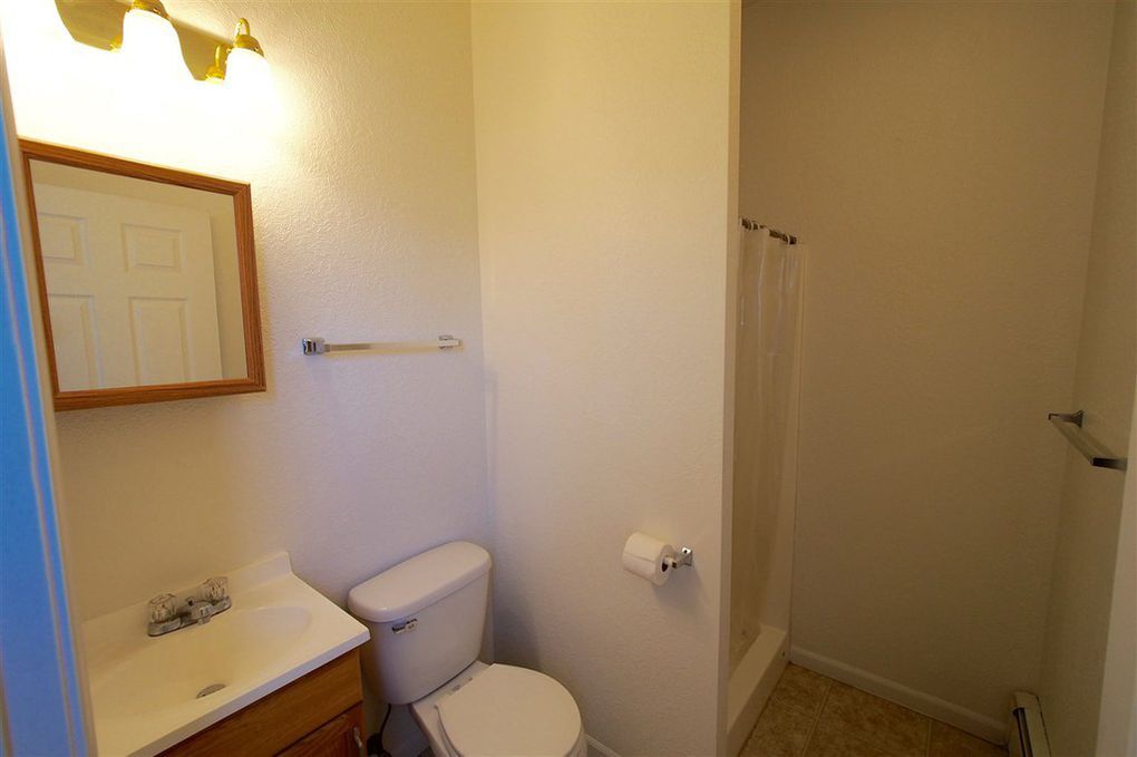 Building Photo - 509 Litchfield St